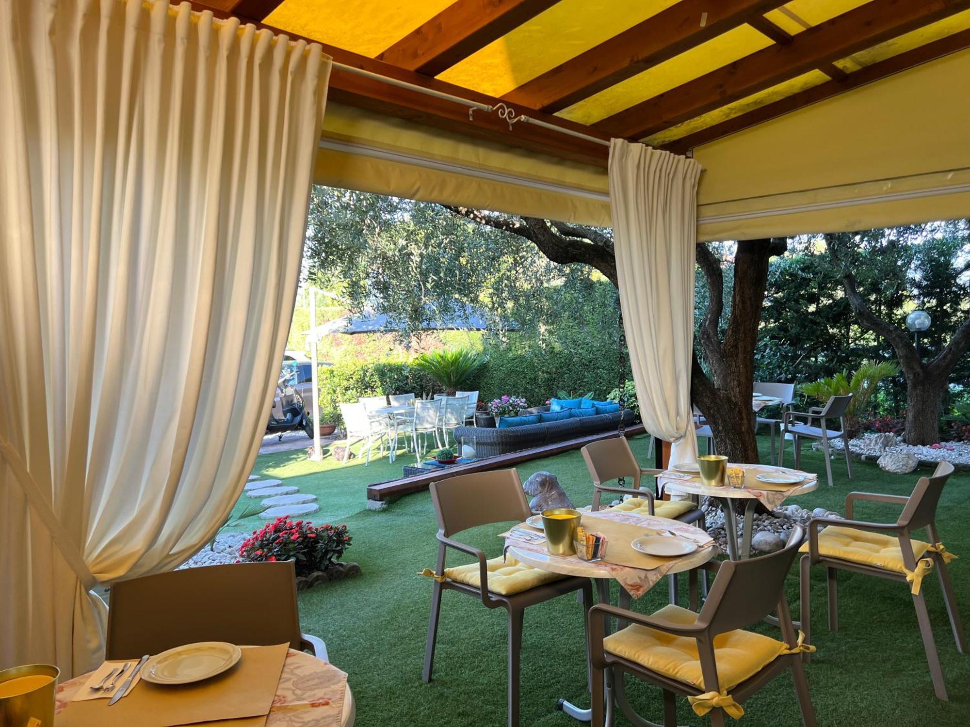 Garda Dream Hotell Lazise Exteriör bild